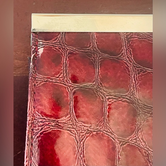 Large Women's Faux Maroon Alligator Skin Snap Closed Evening Clutch - Picture 4 of 5